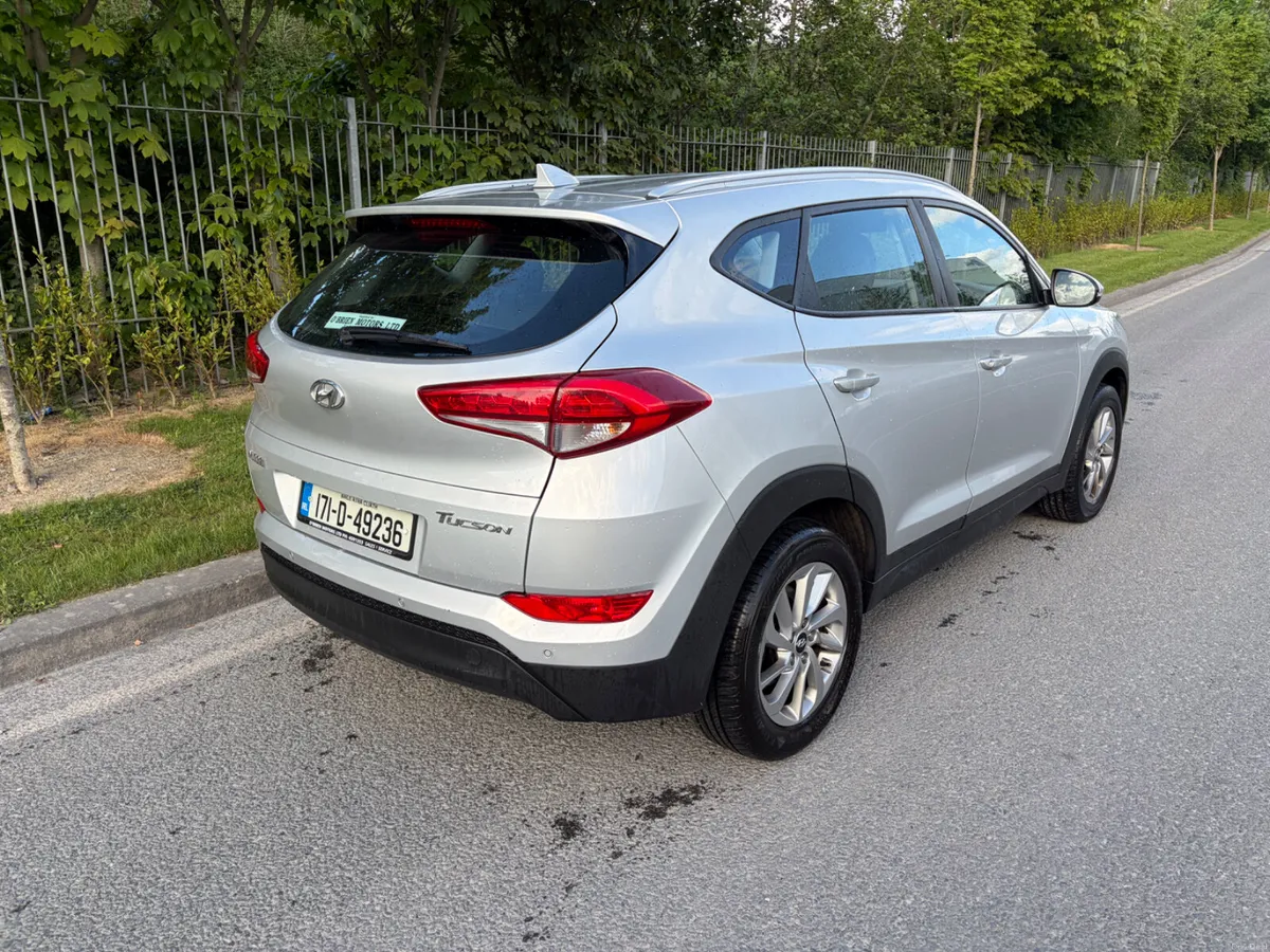 Hyundai Tucson 2017 VERY LOW MILES - Image 4