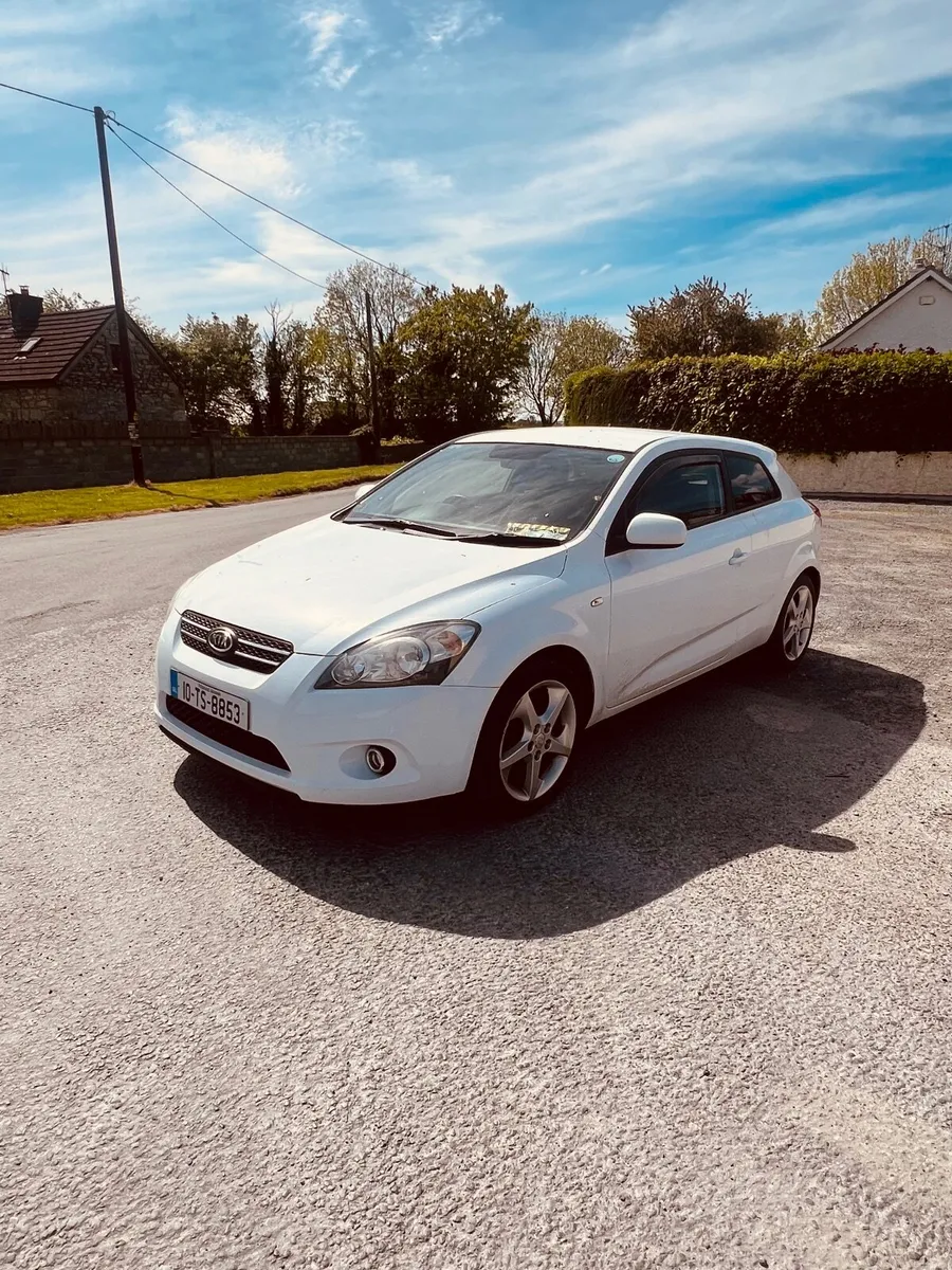 Kia Ceed 2010 - Image 4