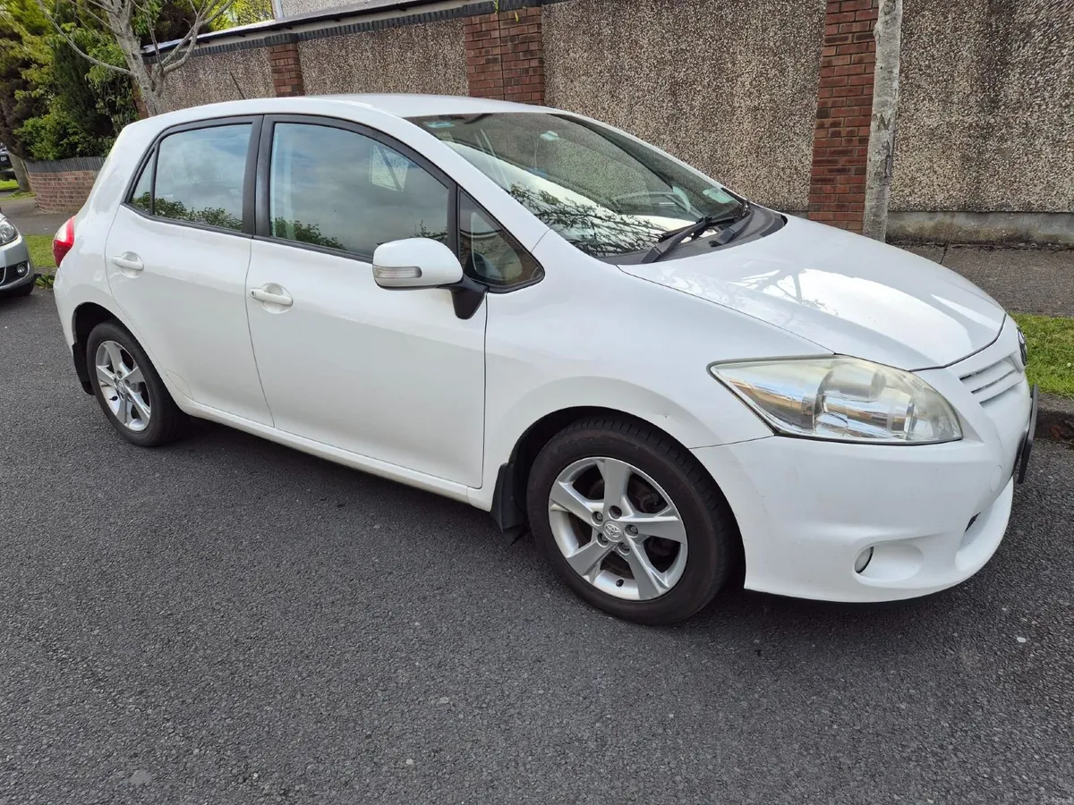 Toyota Auris 1.3L 2010 - Image 1