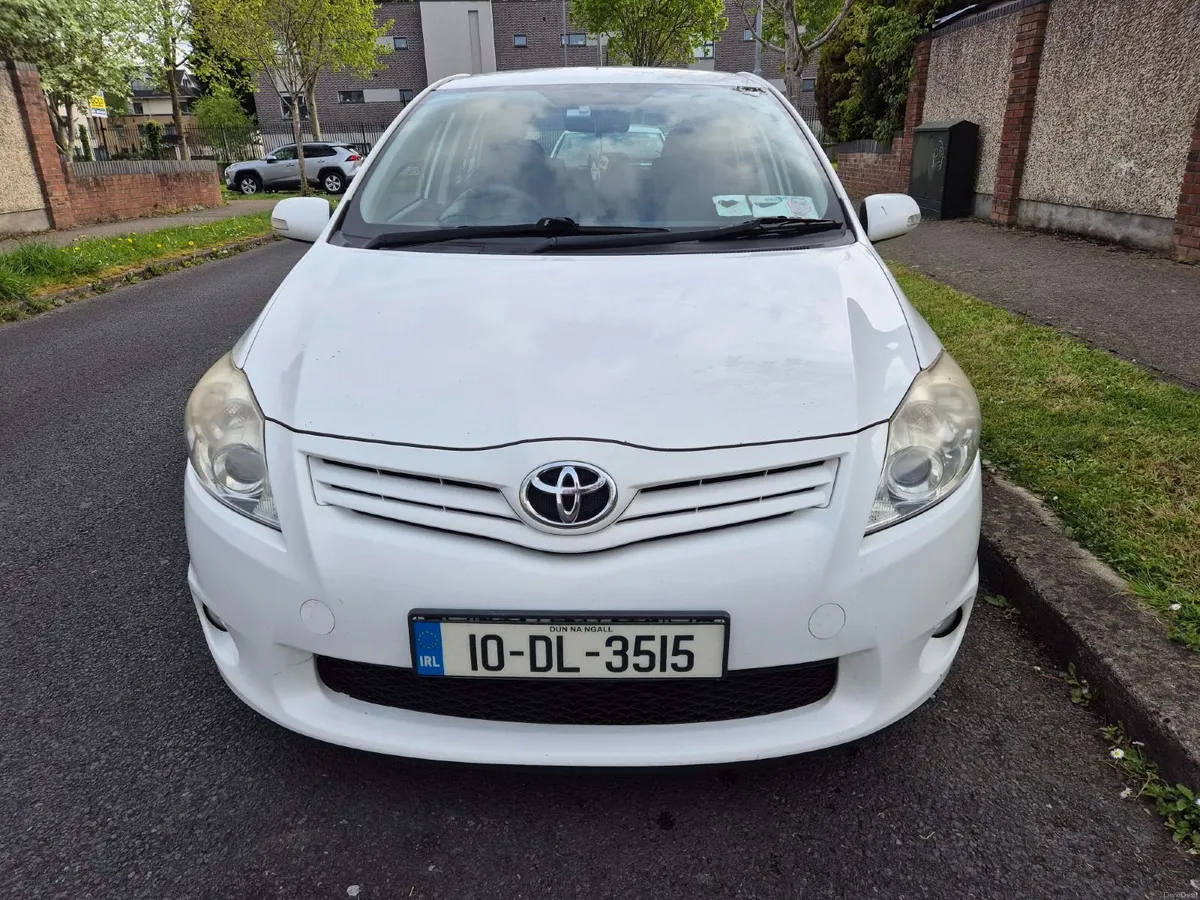 Toyota Auris 1.3L 2010 - Image 2