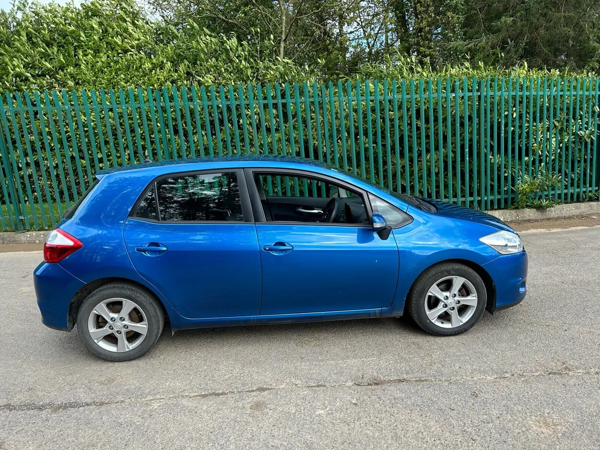 2010 1.4 petrol auris - Image 2