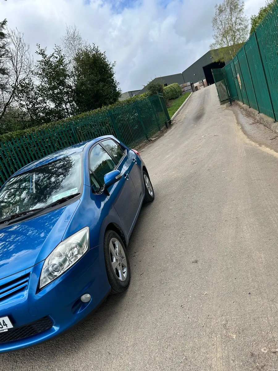 2010 1.4 petrol auris - Image 4