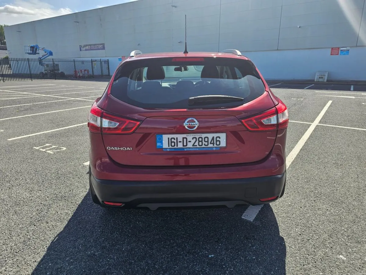 Nissan Qashqai 1.2 SV MY16 E6 4DR - Image 4
