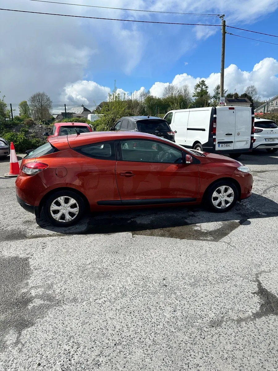 Renault Megane 2010 - Image 2