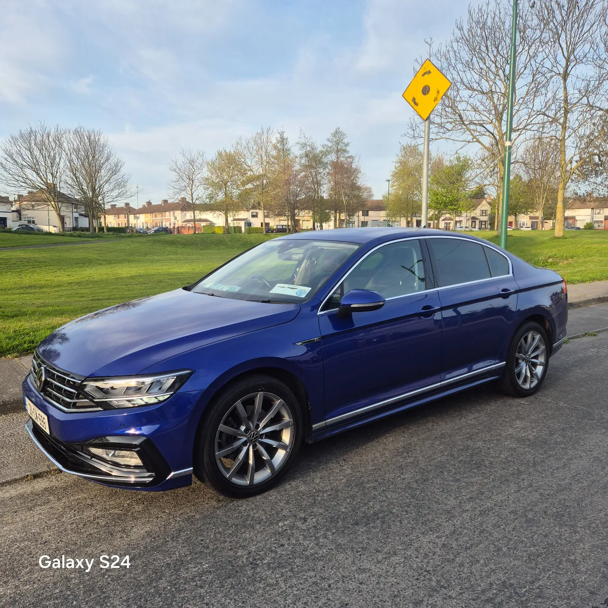 Volkswagen Passat 2021 - Image 2