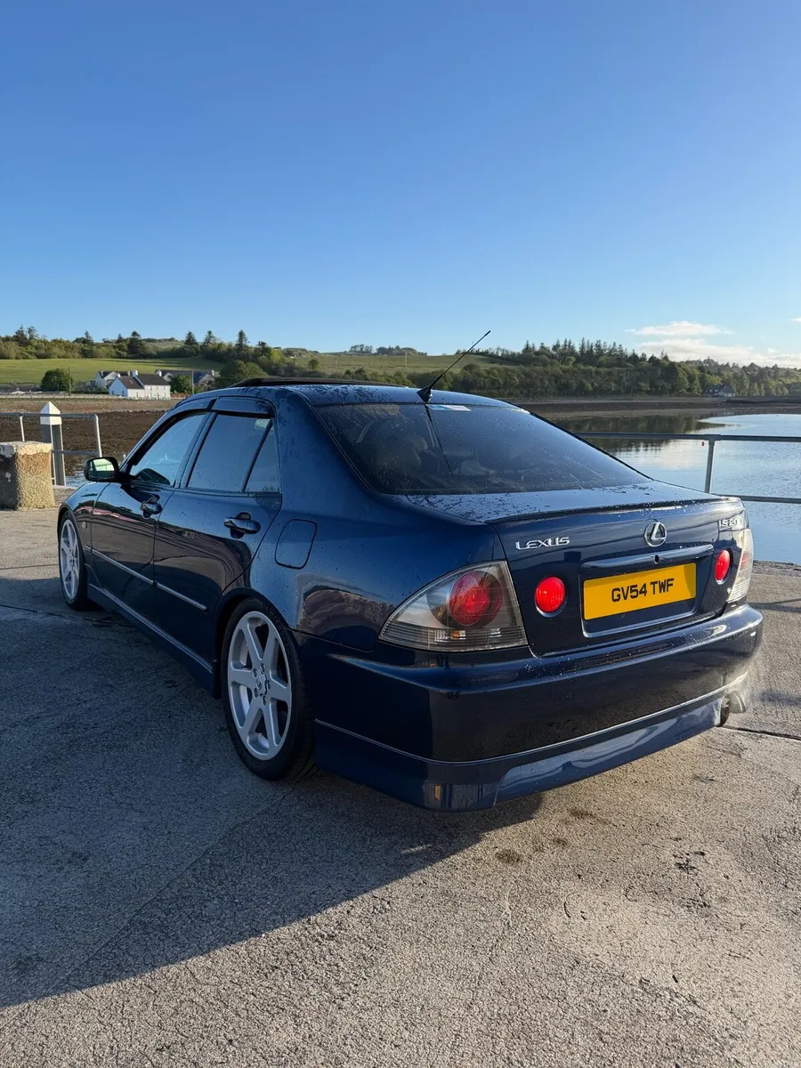 Lexus IS200 - Image 1