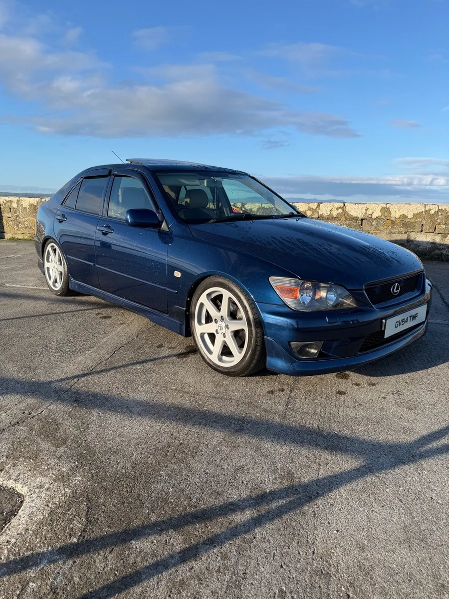 Lexus IS200 - Image 3