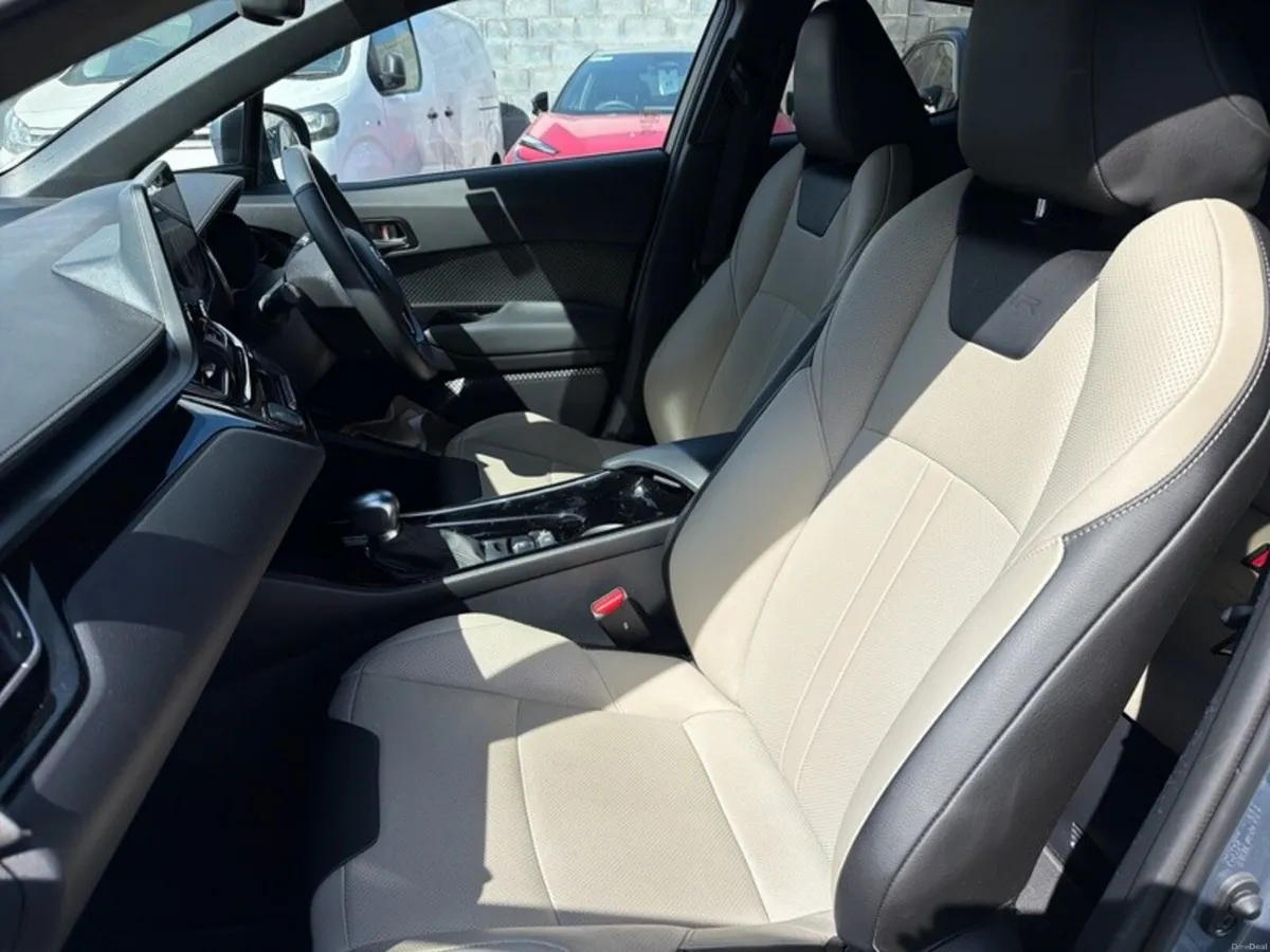 Toyota C-HR SPORT PLUS FULL LEATHER // REAR CAMERA - Image 6