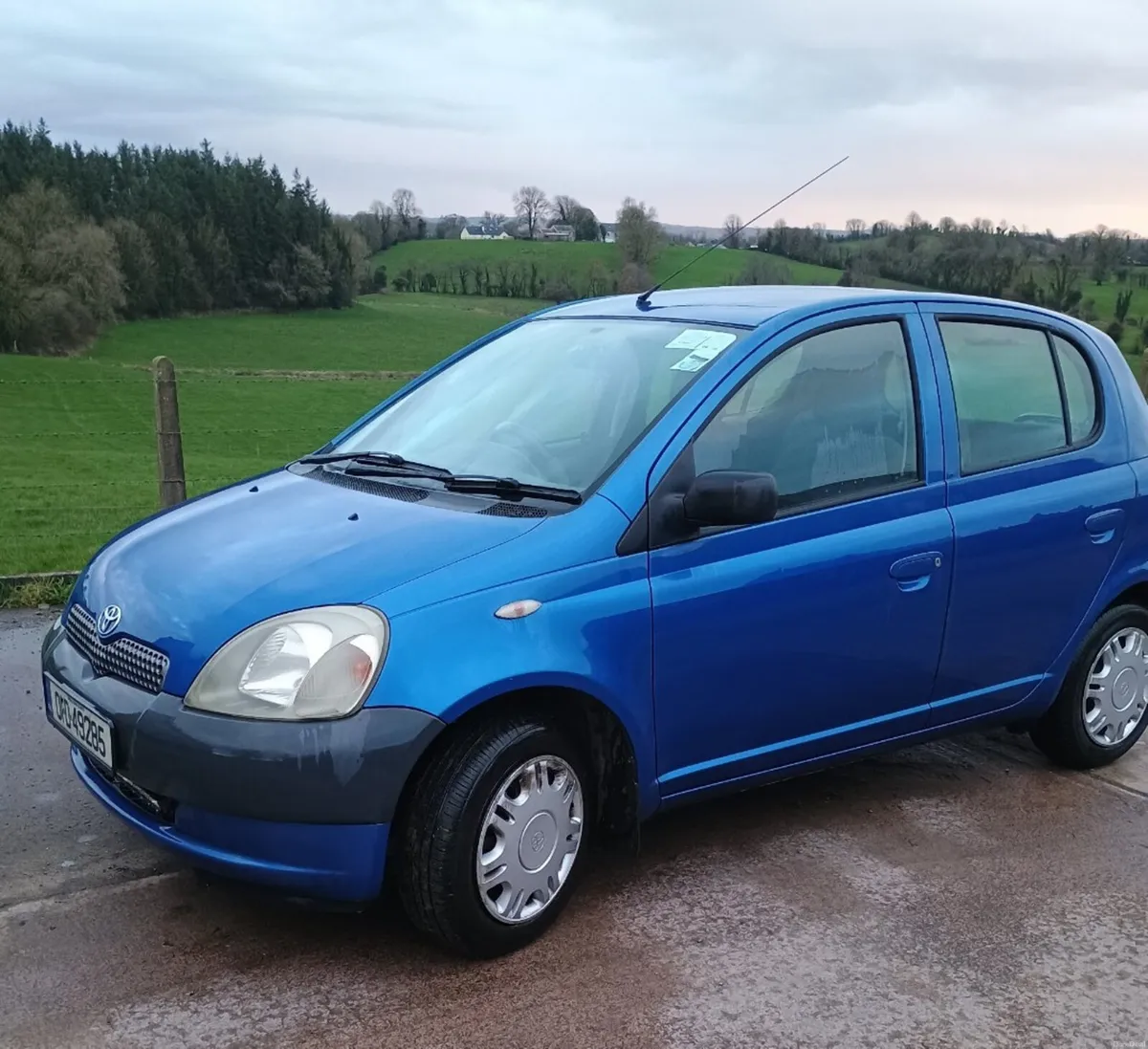 2001 Toyota Yaris 1.0 petrol - Image 2