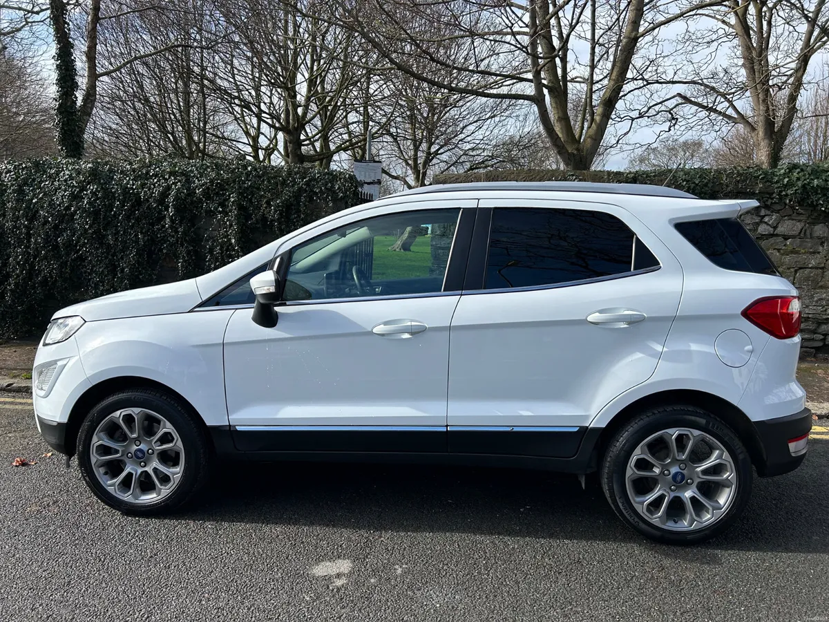 2019 FORD ECOSPORT PETROL ONLY 15,000 MILES - Image 4