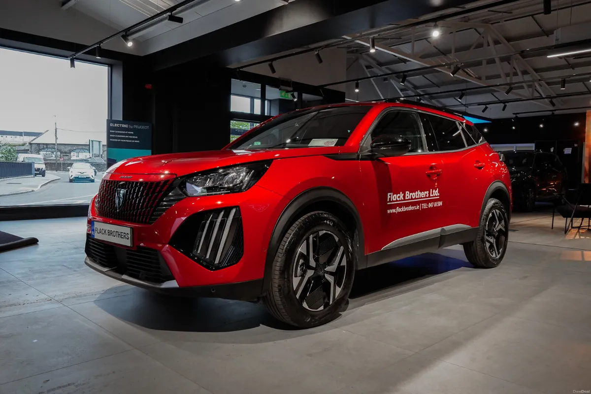 2026 Peugeot E-2008 Allure 1.2 MHEV PureTech - Image 3