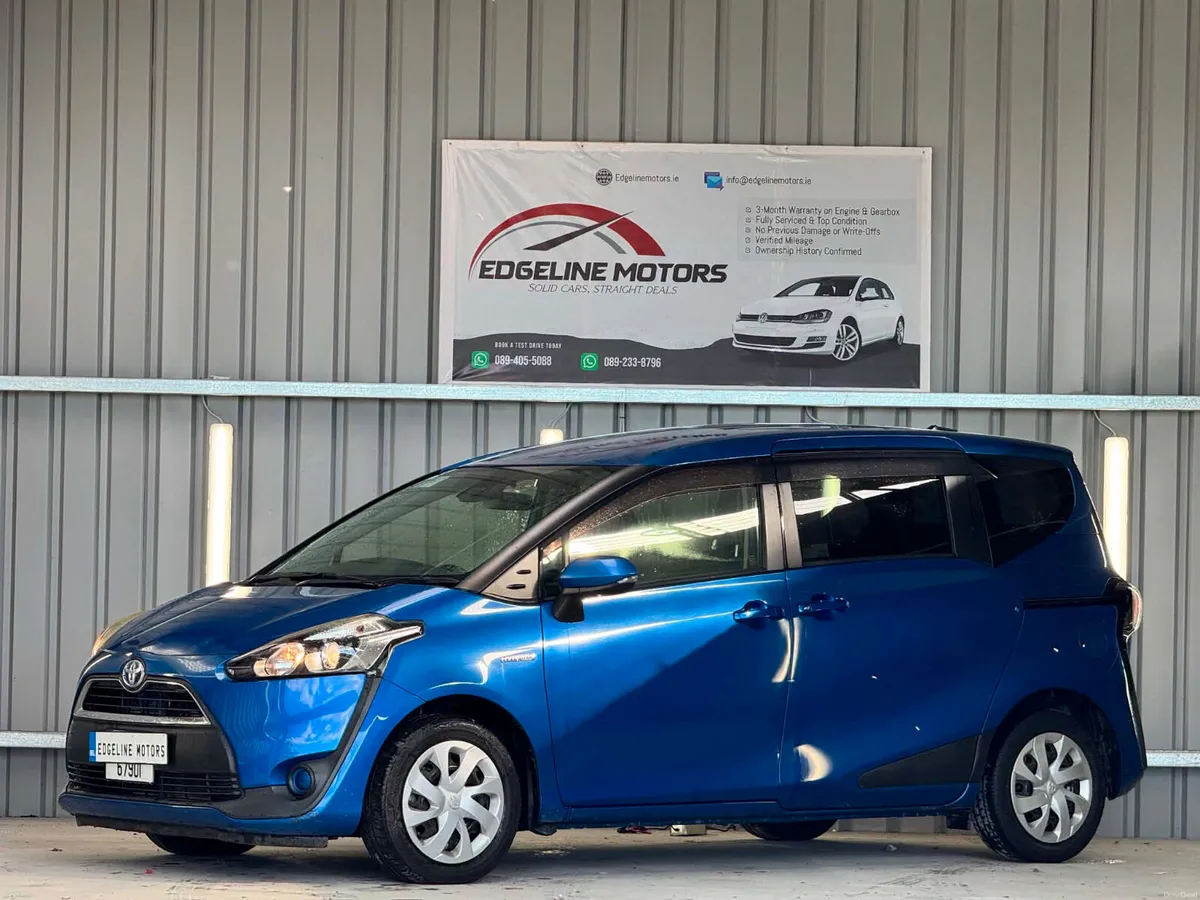 Toyota Sienta 7 seater Push start auto Hybrid - Image 3