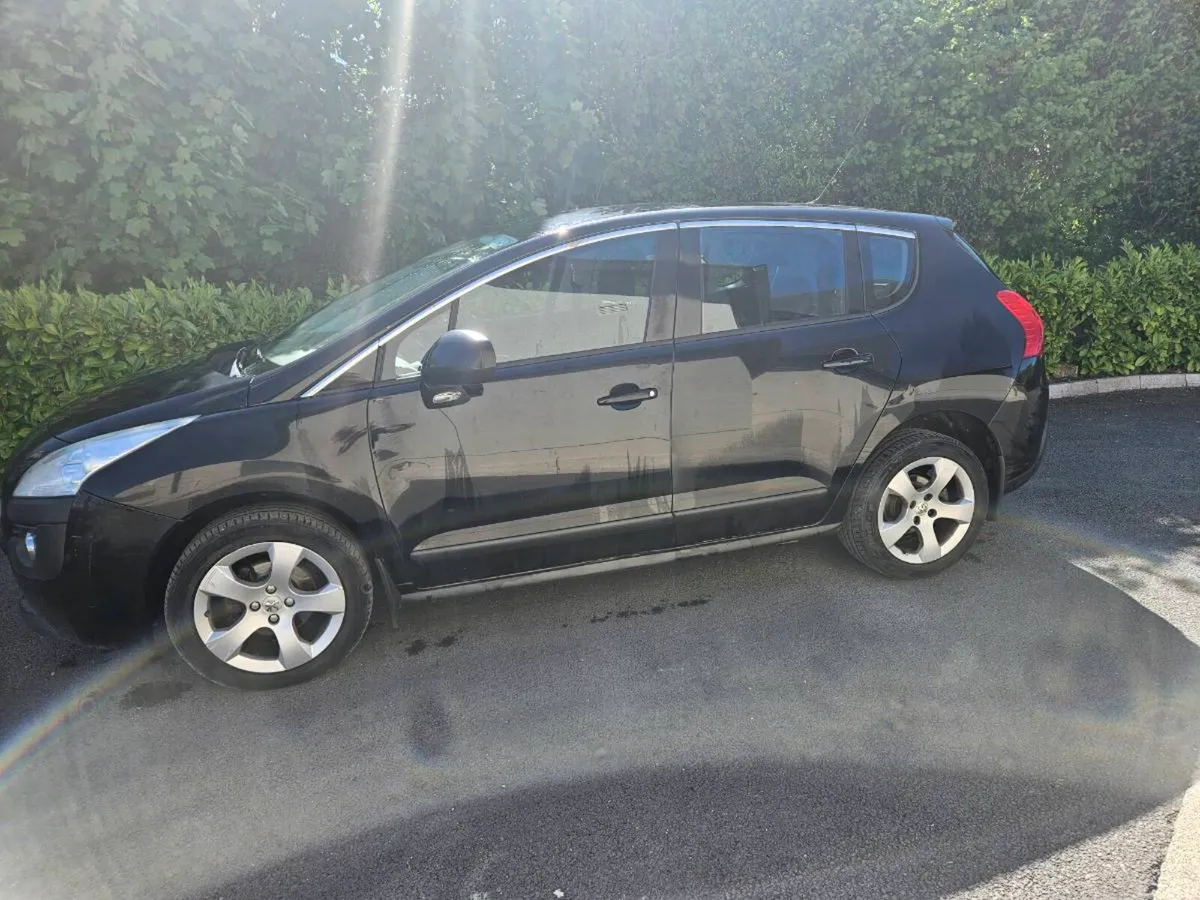 Peugeot 3008 Auto Dsl. Full service history. - Image 4