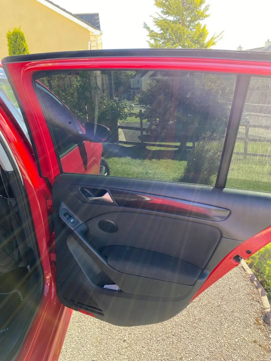 Volkswagen Golf 2012 - Image 3
