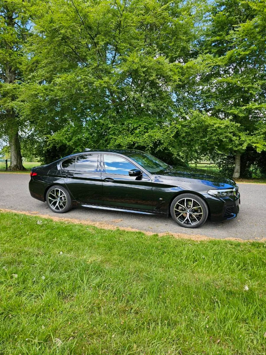 BMW 520 M SPORT X Drive - Image 1