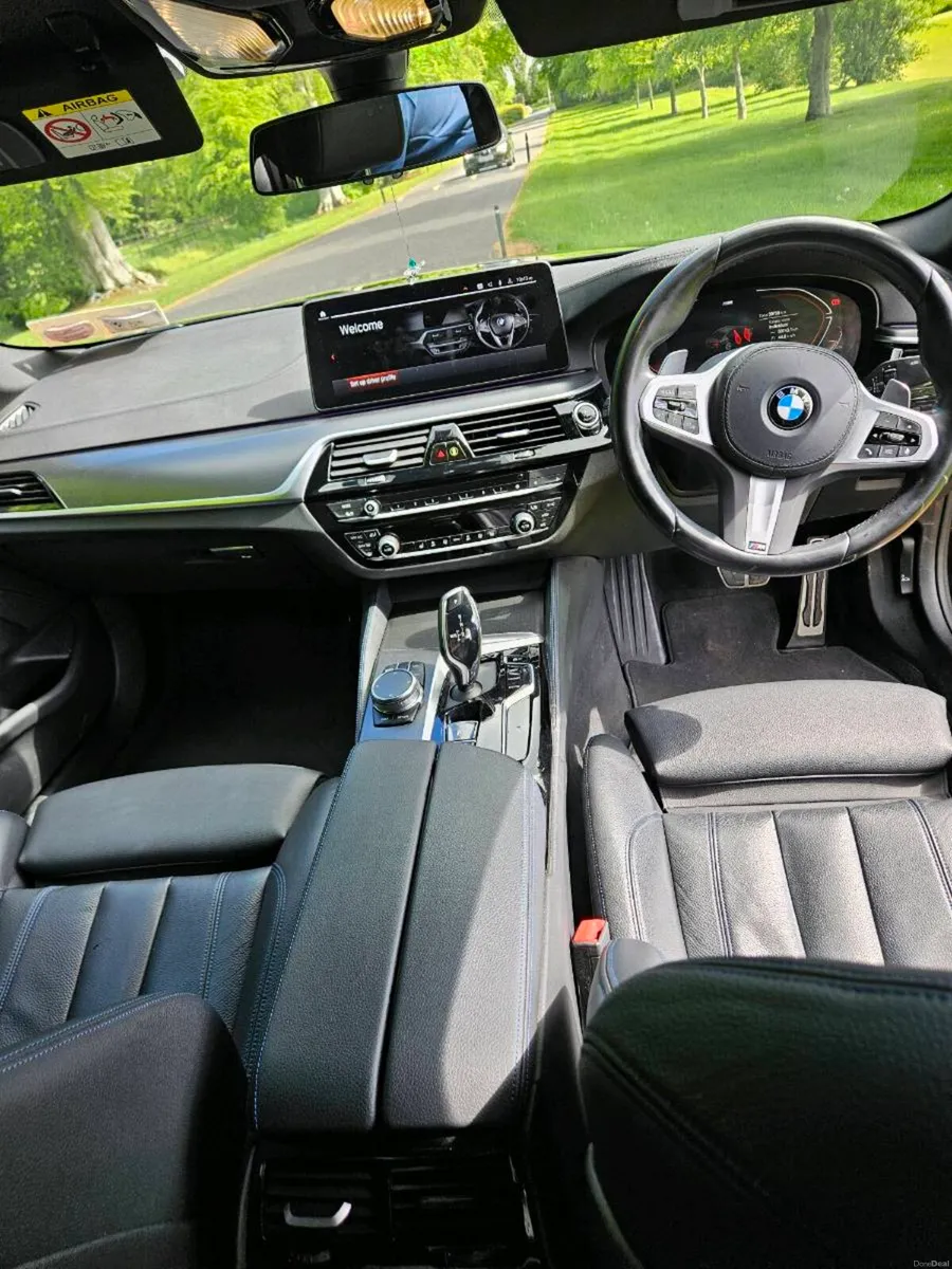 BMW 520 M SPORT X Drive - Image 6