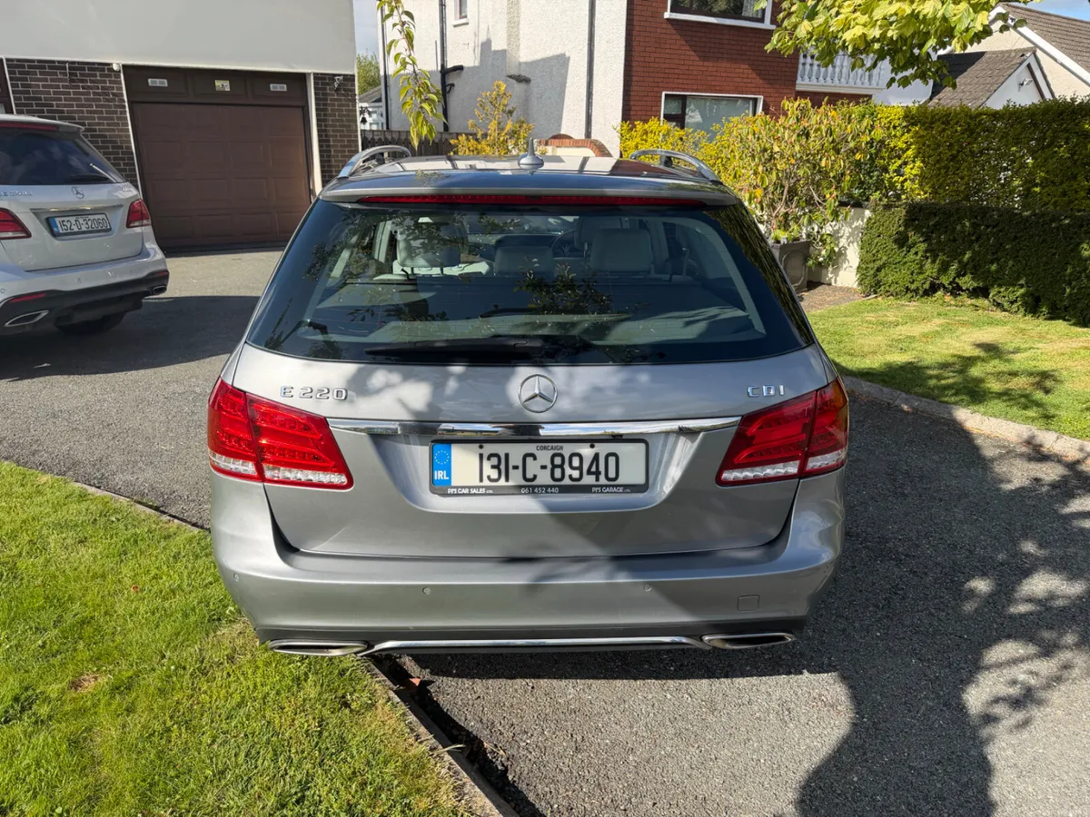 2013 Mercedes-Benz E-Class estate AS NEW - Image 4
