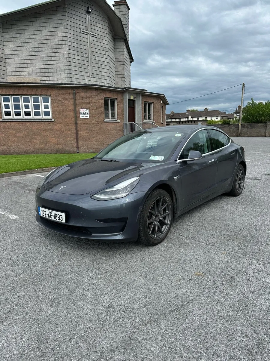 2019 Tesla Model 3 - Image 2