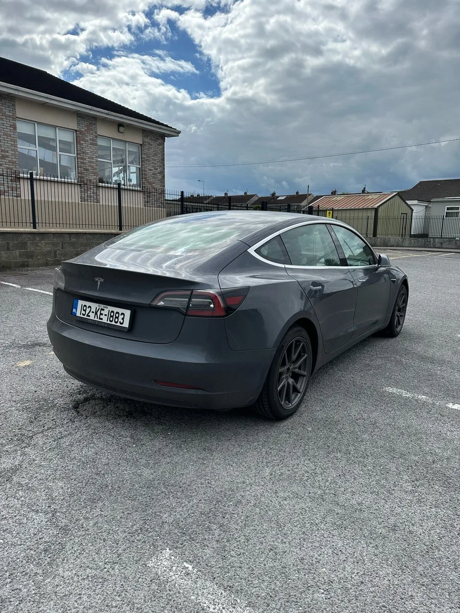 2019 Tesla Model 3 - Image 4