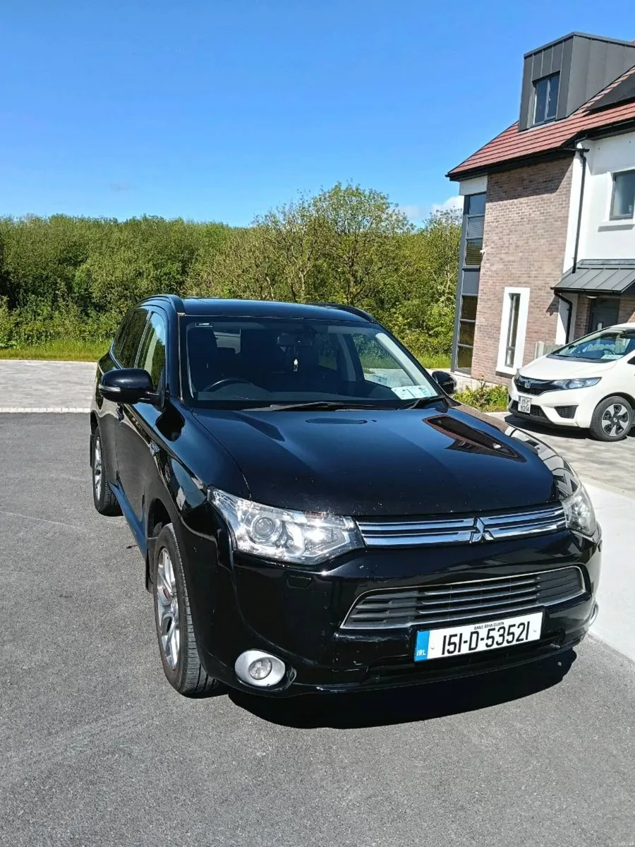 Mitsubishi outlander PHEV 2015 - Image 1