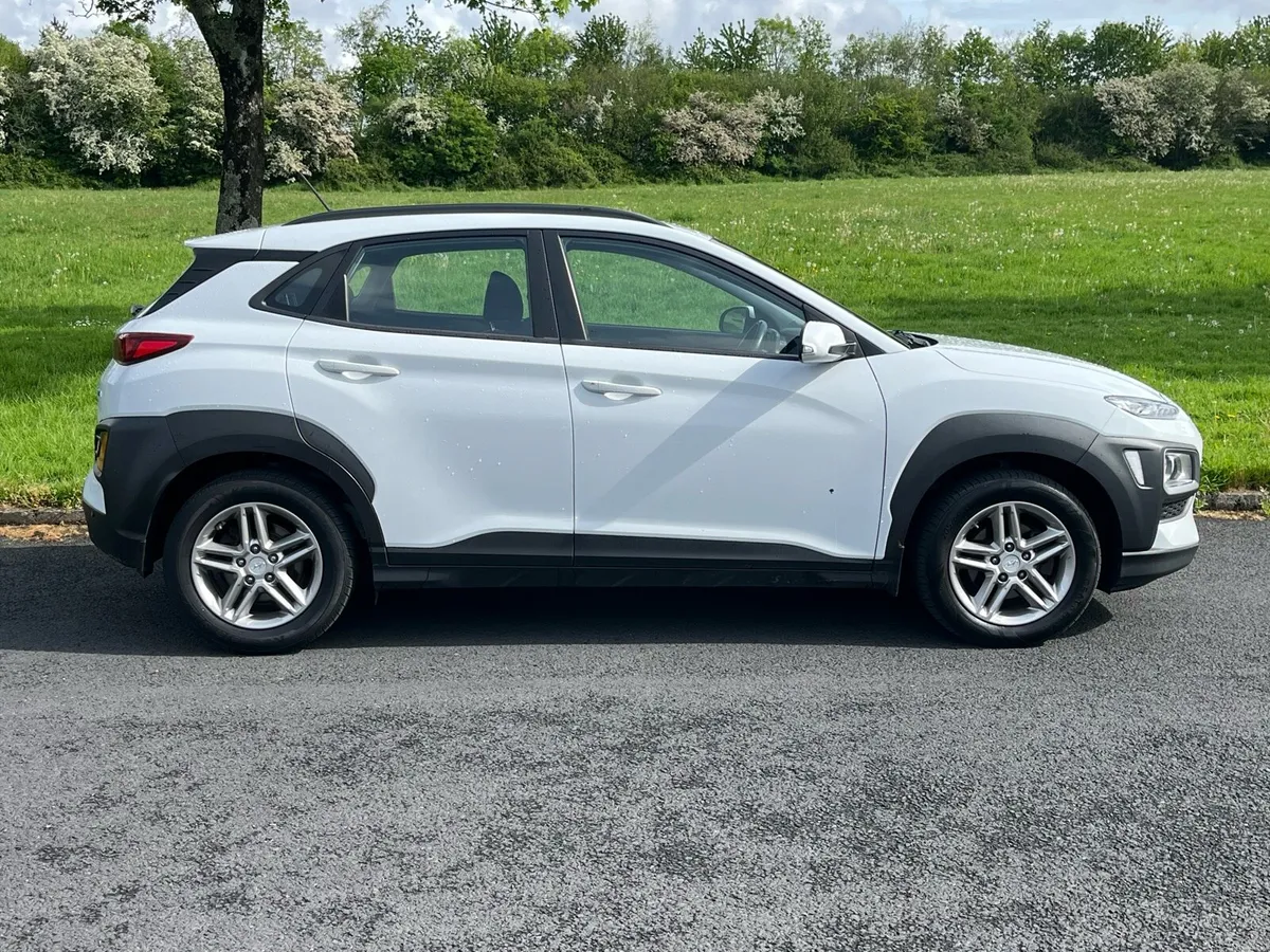 2019 Hyundai Kona Diesel, 1 OWNER, Clean - Image 2