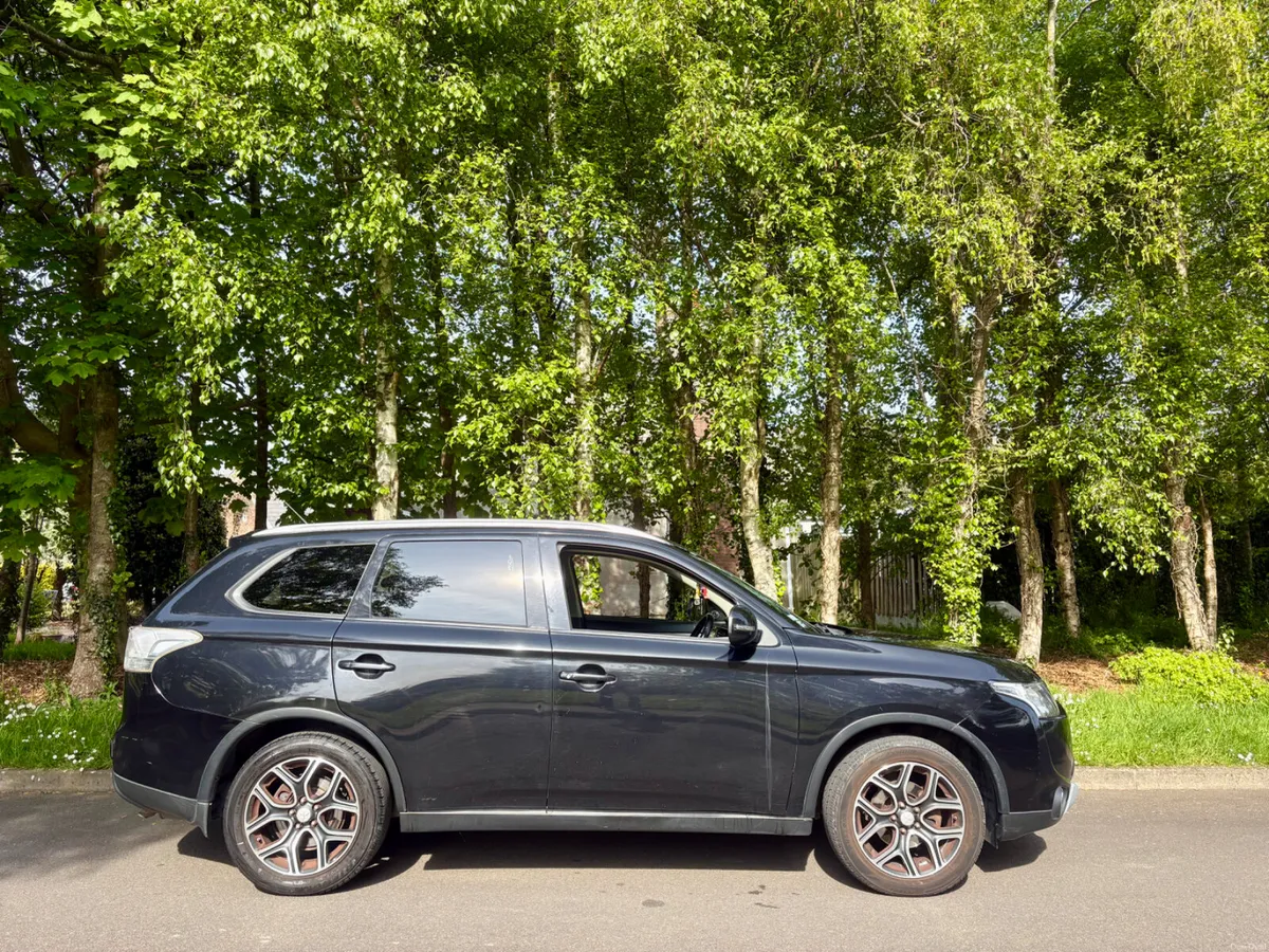 2014 Mitsubishi Outlander intense 2.2 7 seat - Image 2