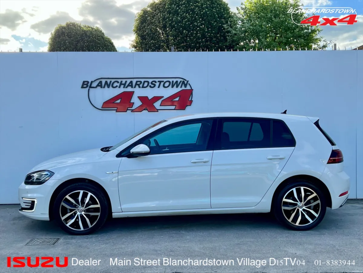 Volkswagen e-Golf ZERO EMISSION STUNNING CAR - Image 3