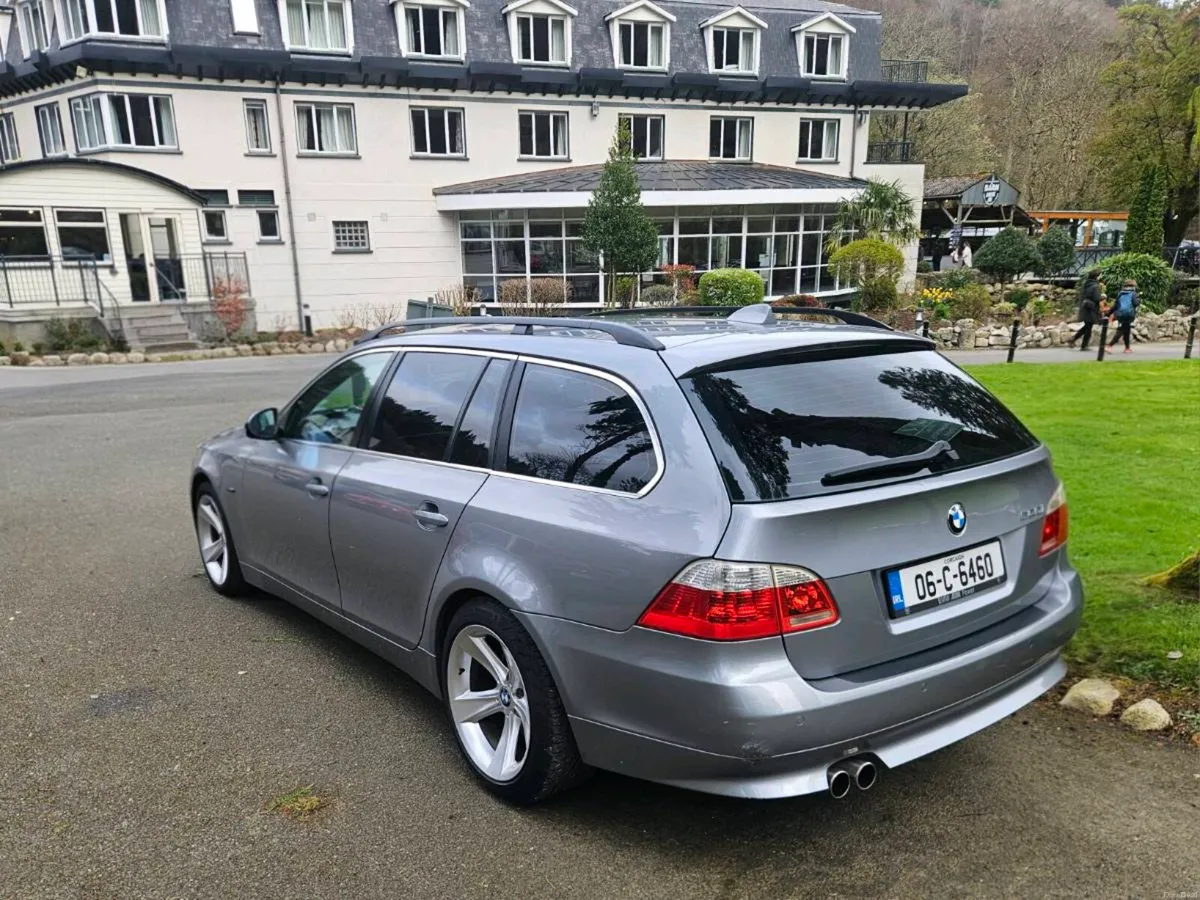 BMW E61 523i - Image 2