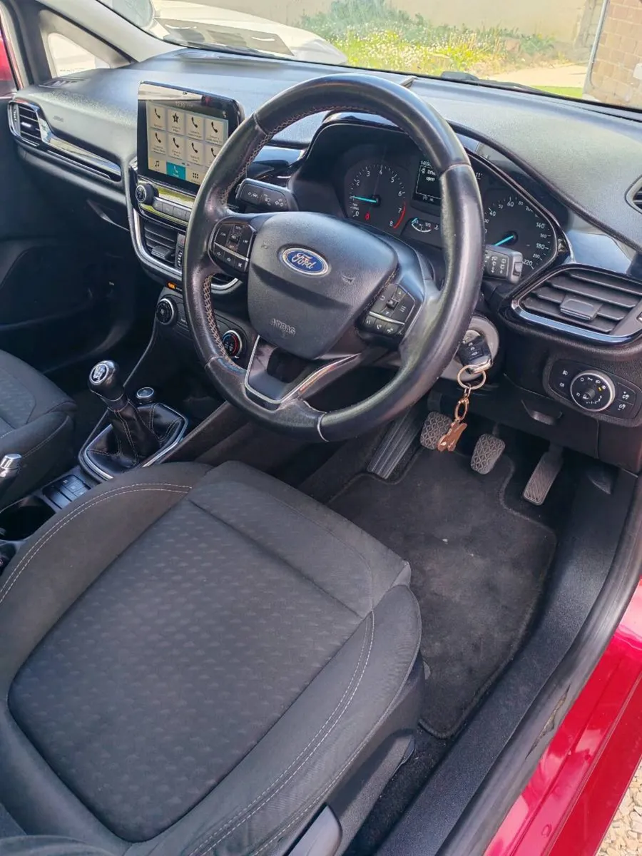 Ford fiesta - Image 4