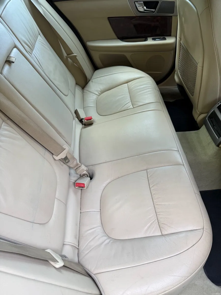 Rare 3L Petrol Jaguar XF 2008 - Image 3