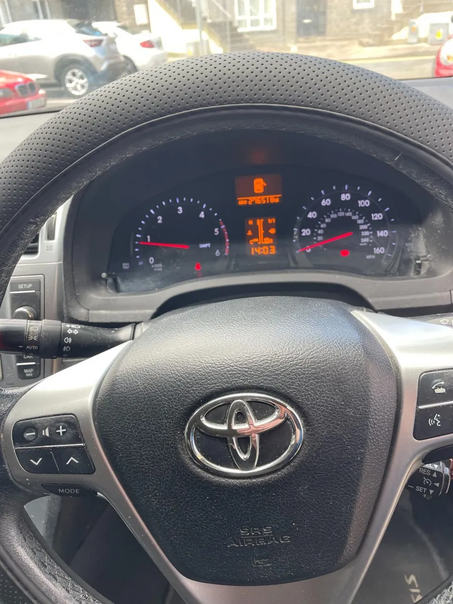 Toyota Avensis Estate 2012 2.0D - Image 2