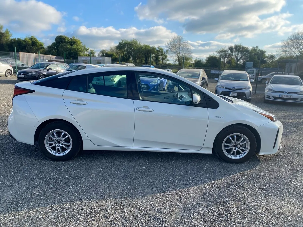 Toyota prius 2019 - Image 3