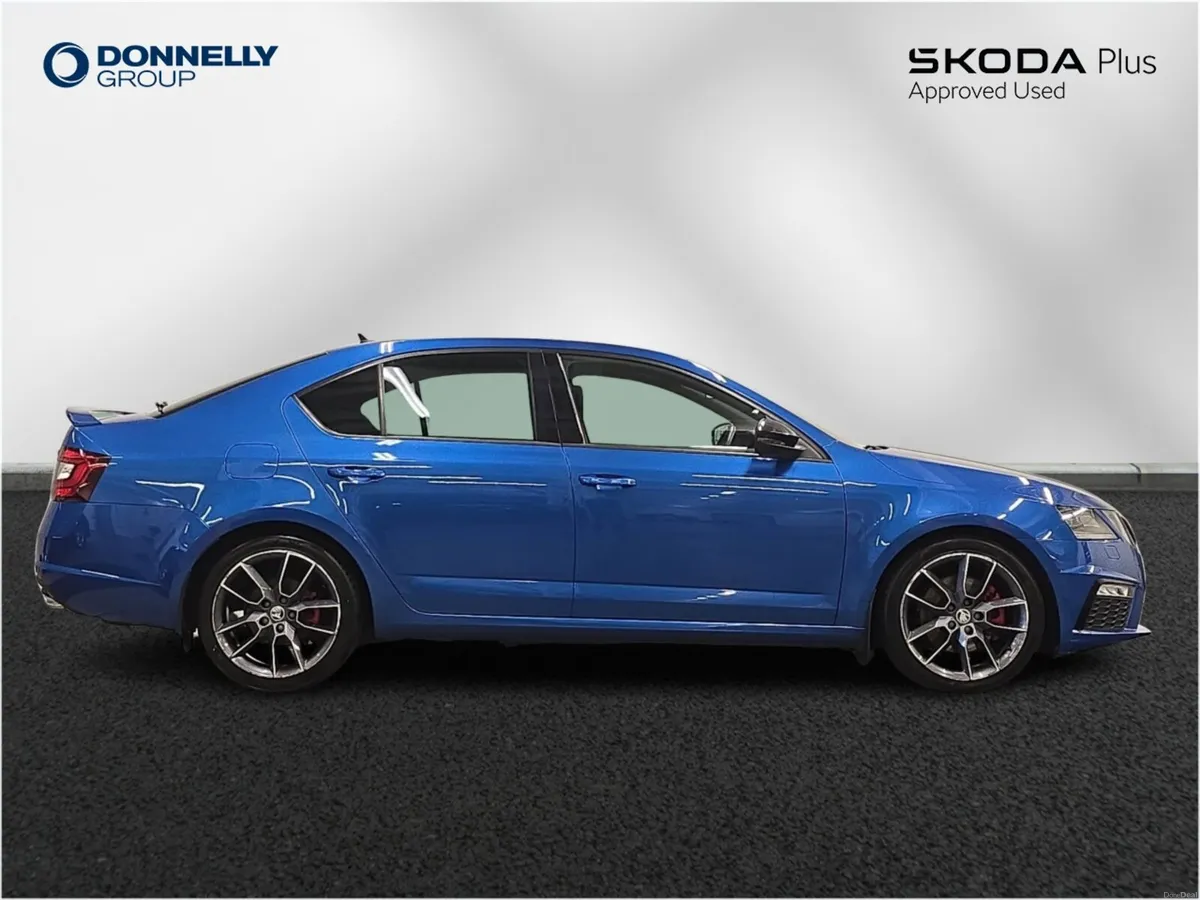 Skoda OCTAVIA Diesel Hatchback vRS - Image 4