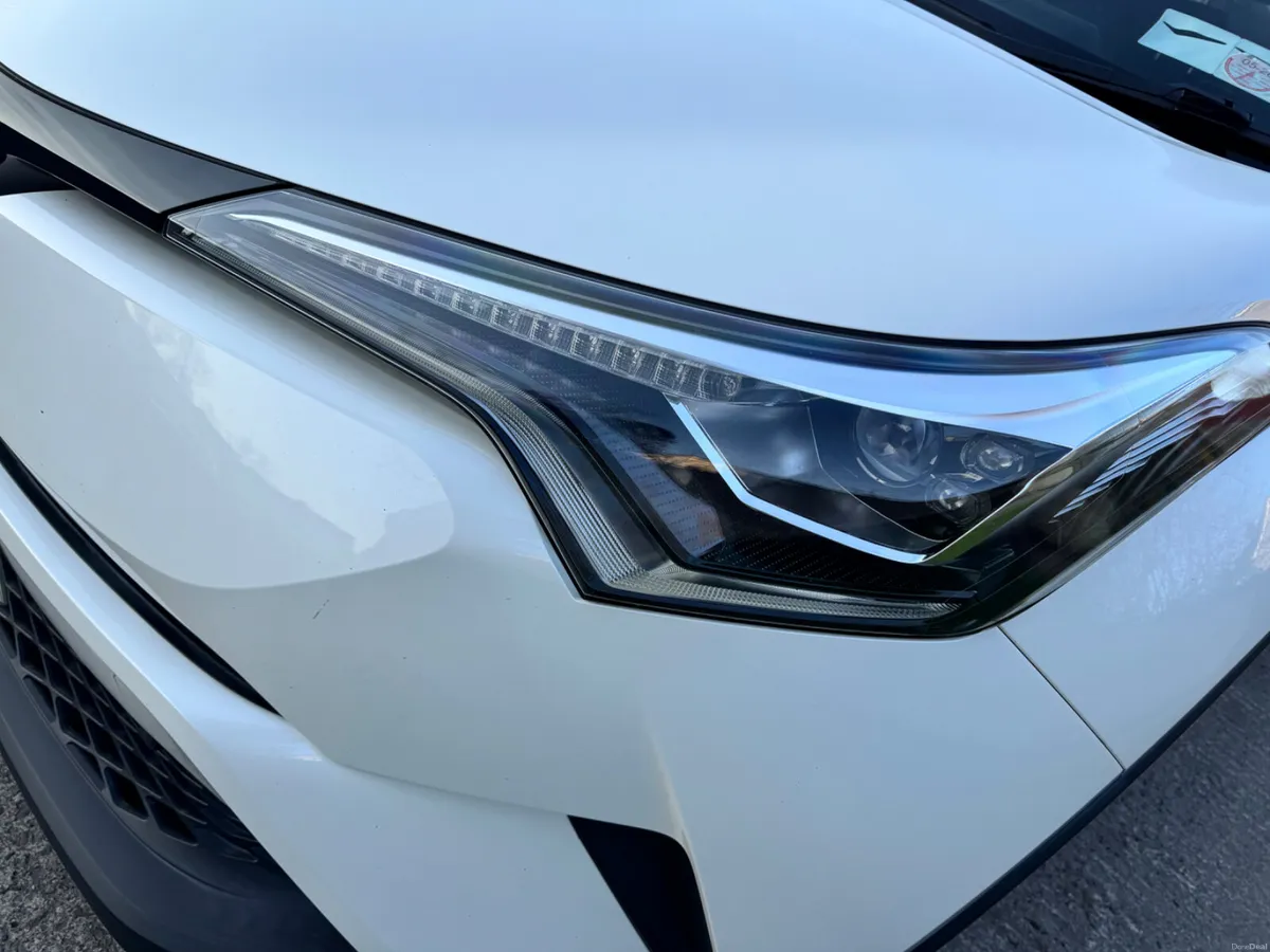 Toyota C-HR 2018 Immaculate condition - Image 3