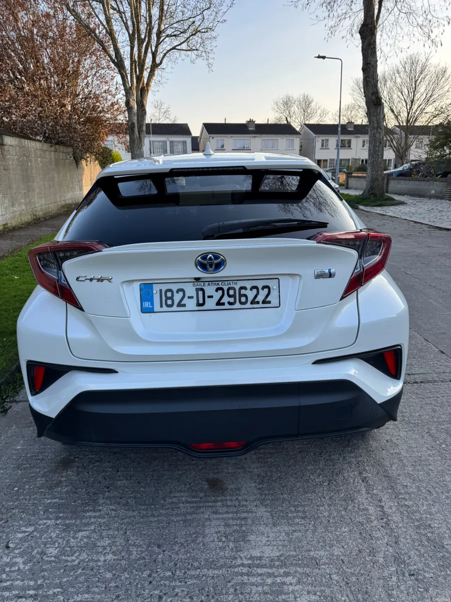 Toyota C-HR 2018 Immaculate condition - Image 2