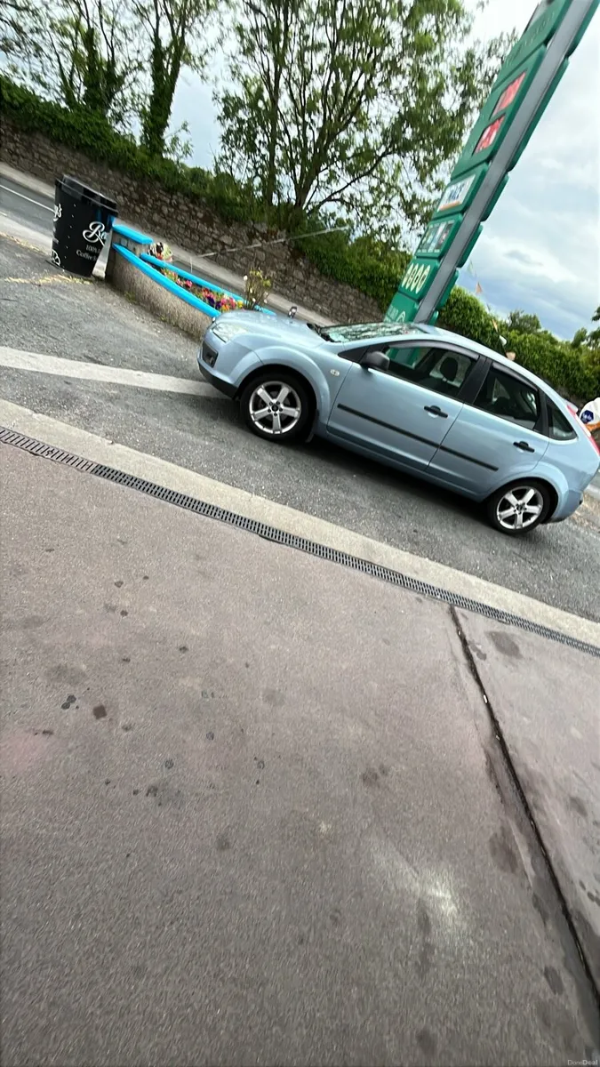 Ford Focus LX 2006 1.4 petrol - Image 2