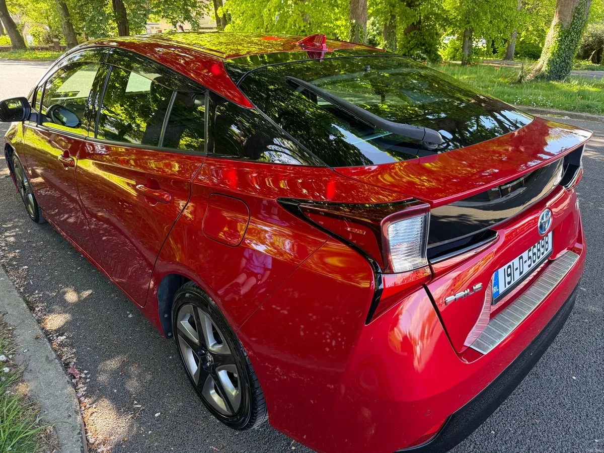 2019 Toyota Prius Touring 63000 KMS NCT 04/28 - Image 4