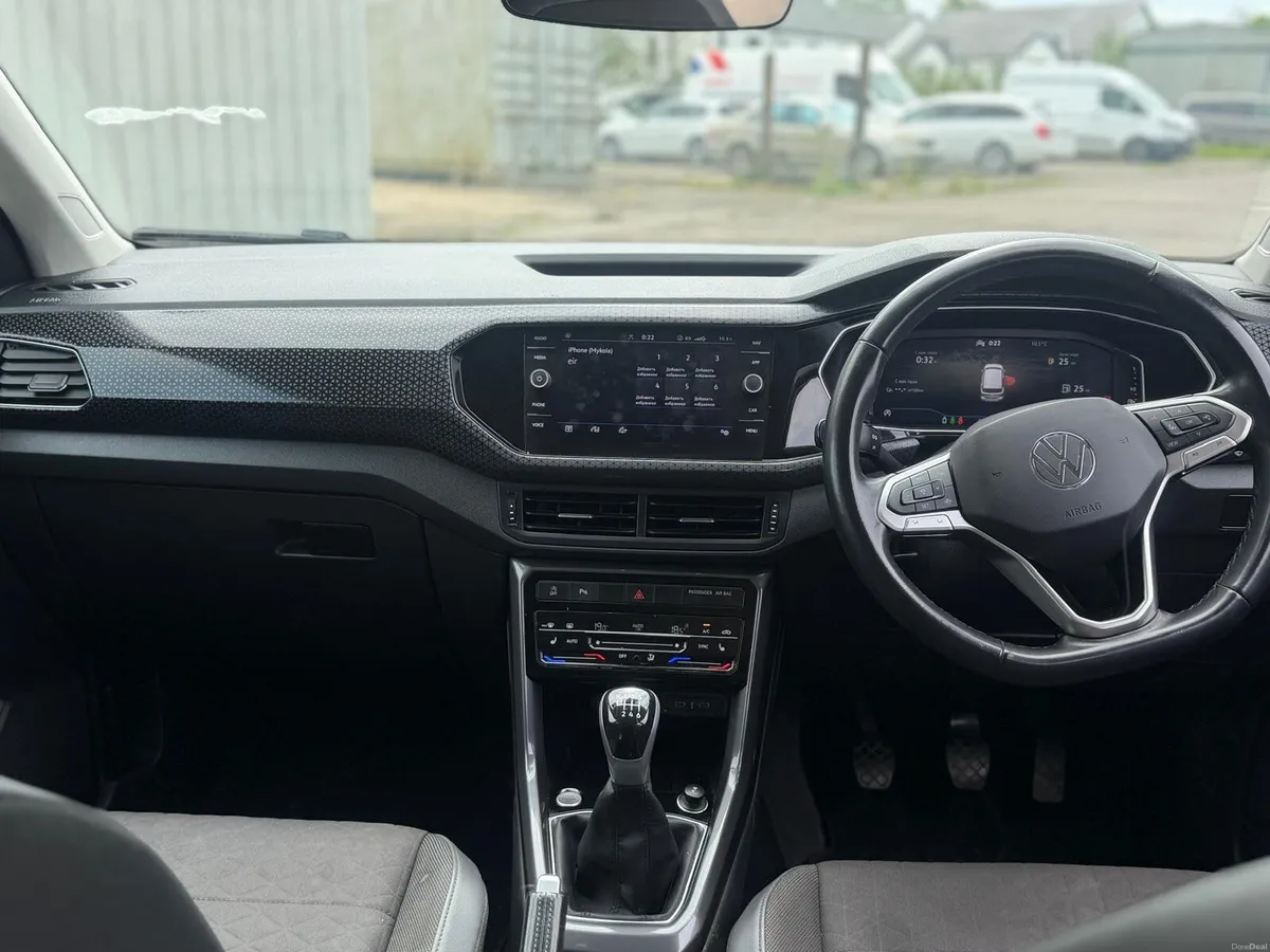 Volkswagen T-Cross 2023 - Image 4