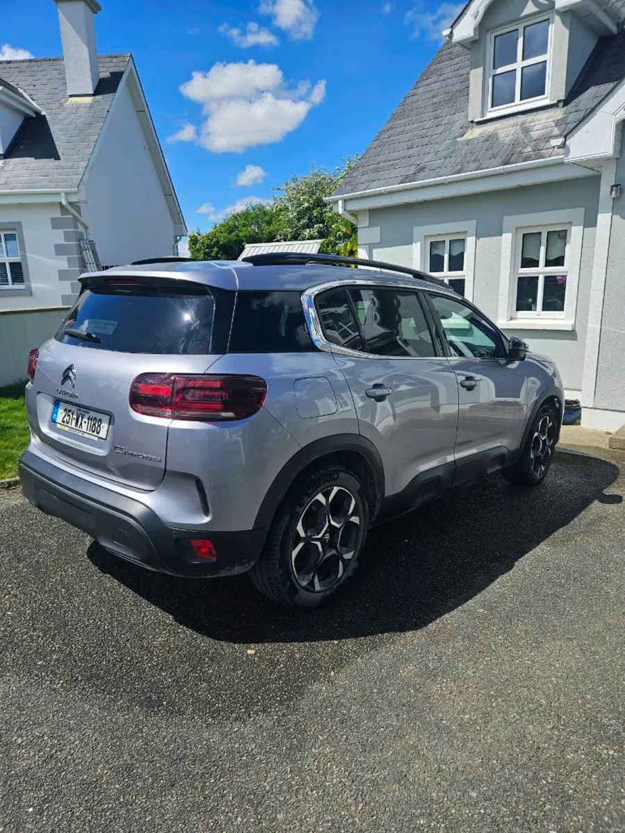 Car - Image 1