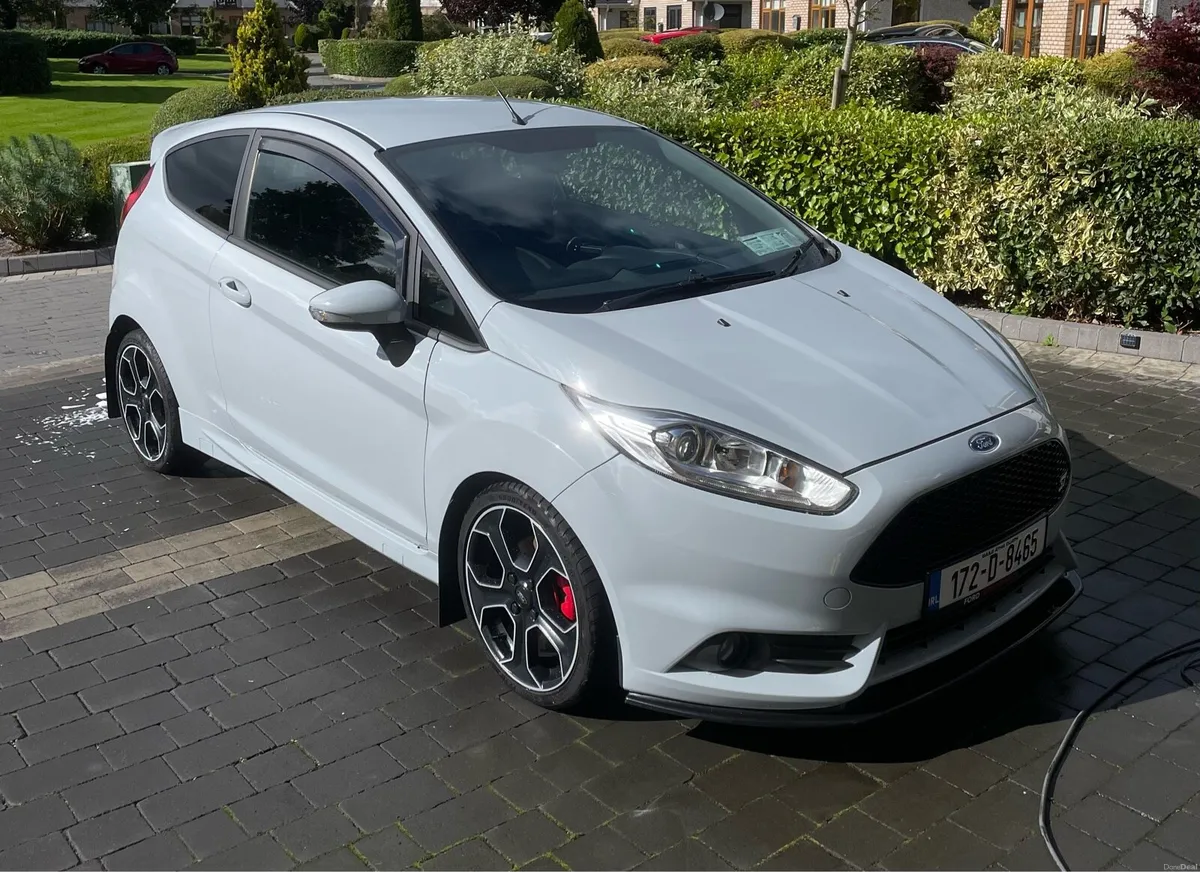 Ford Fiesta ST 200 - Image 2
