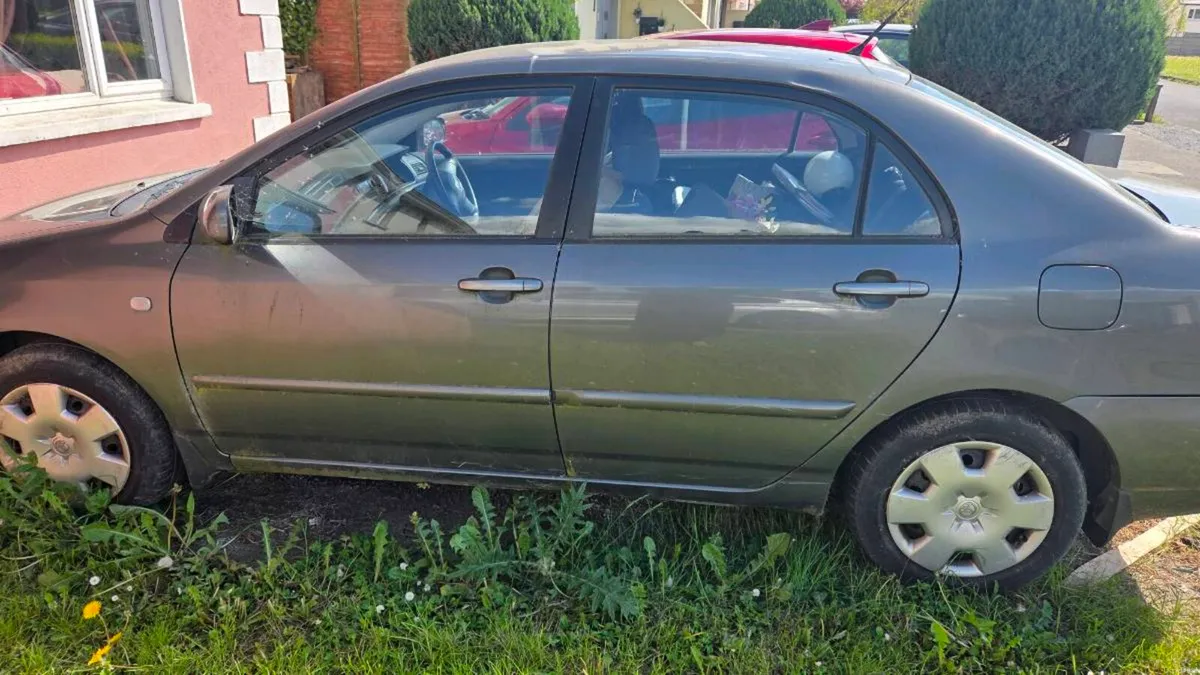 Toyota Corolla - Image 2