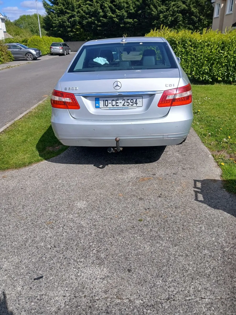 Mercedes-Benz E-Class 2010 - Image 3