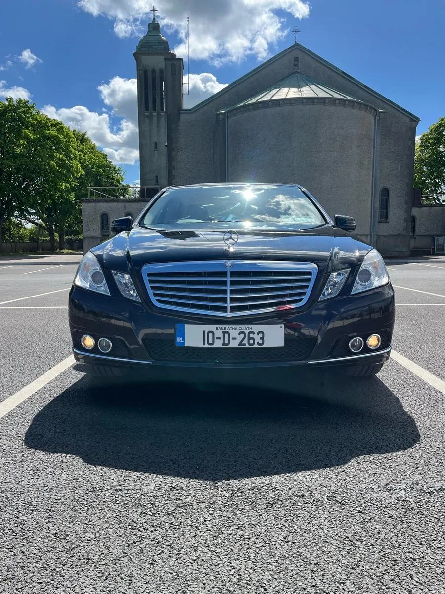 Mercedes Benz E220 Elegance - Image 2