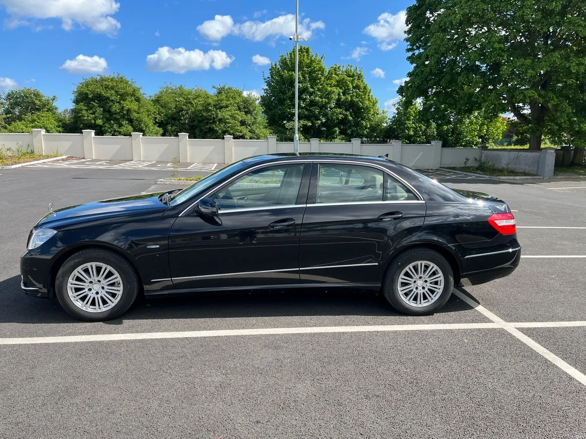 Mercedes Benz E220 Elegance - Image 4