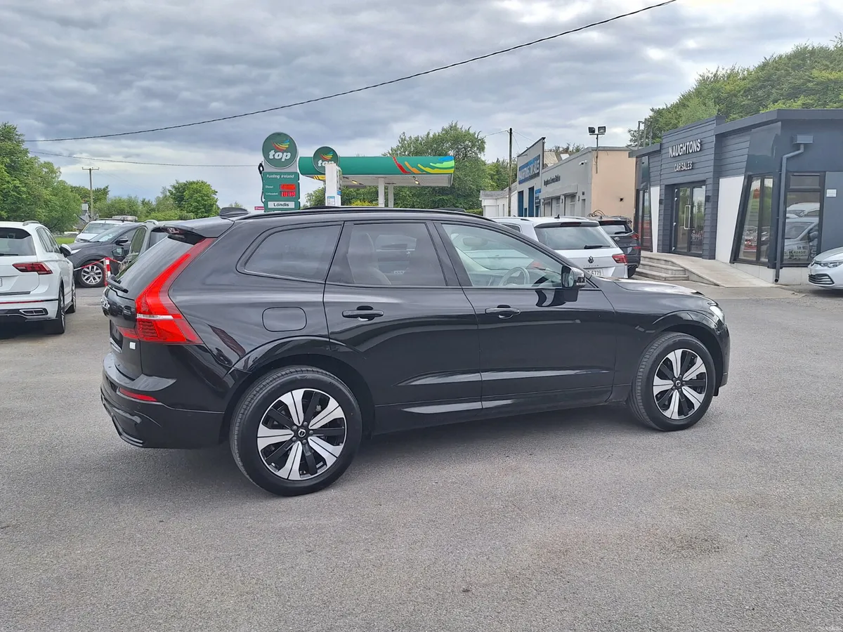 Volvo XC60 2.0 Plus Dark Top Spec/Sunroof/Leather - Image 3