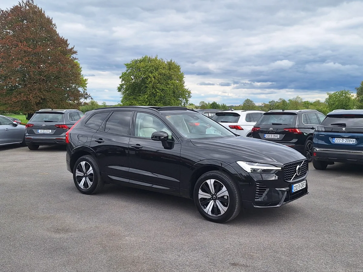 Volvo XC60 2.0 Plus Dark Top Spec/Sunroof/Leather - Image 1