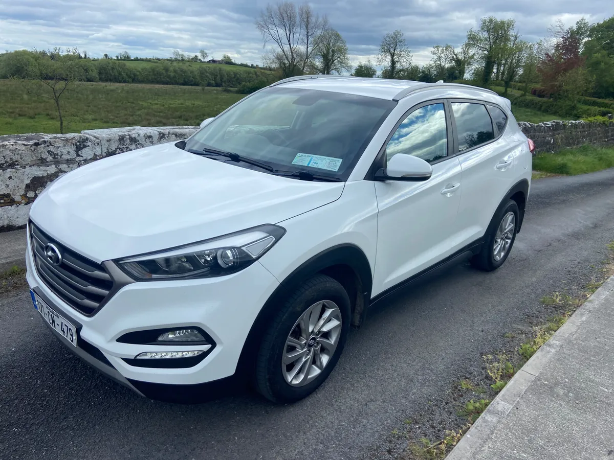 Hyundai Tucson 2.0td 4wd Executive - Image 2