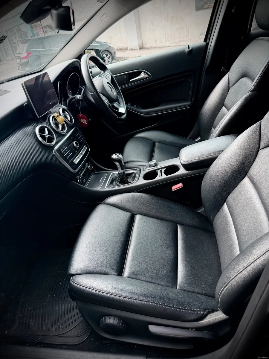 Mercedes-Benz A-Class 2016 - Image 4