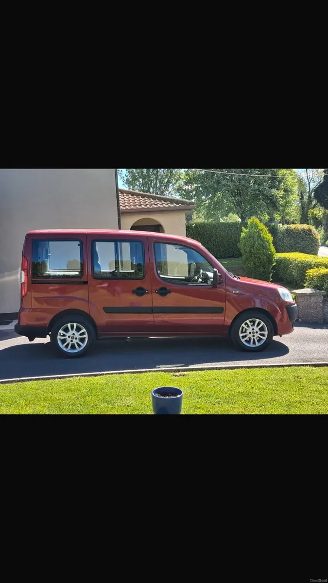 FIAT DOBLO WHEELCHAIR VEHICLE NCTD4/27 - Image 2
