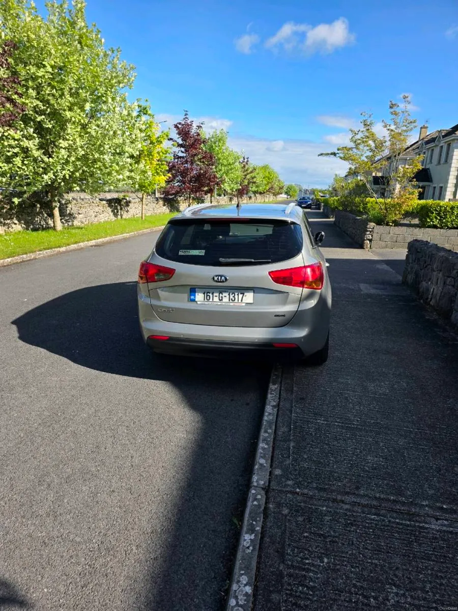 Car - Image 3